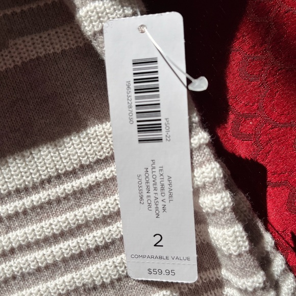 Chico’s Sweater, Lightweight Vee Neck Sweater- Size 2 NWT - Picture 9 of 9